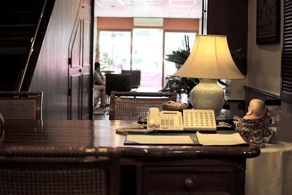 Travel Lodge Surawong (Adults Only) Bangkok Luaran gambar