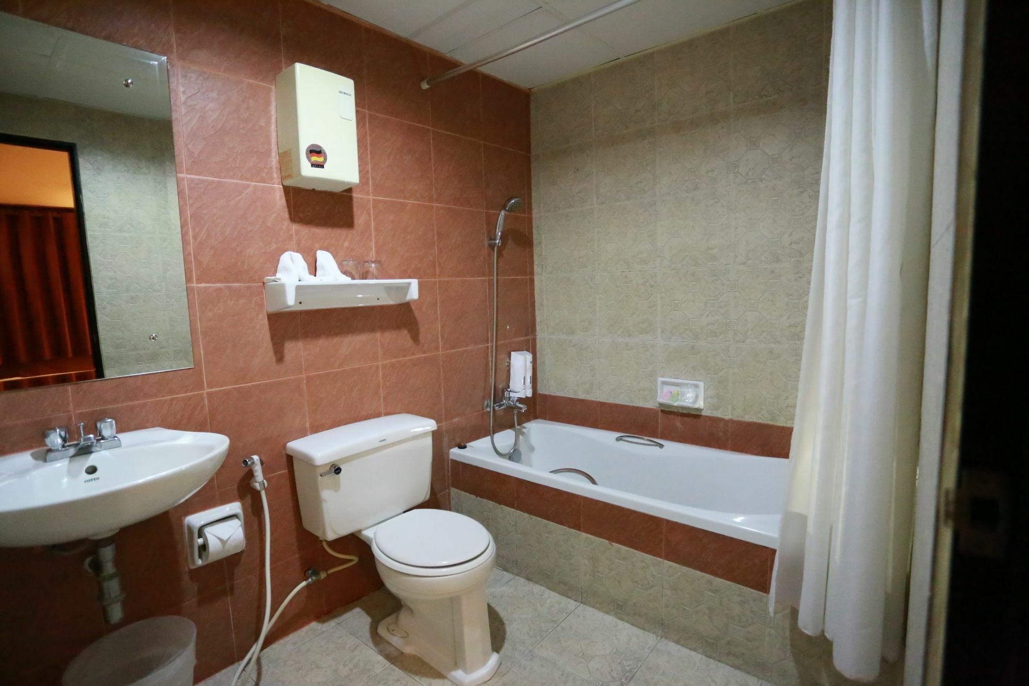 Travel Lodge Surawong (Adults Only) Bangkok Luaran gambar