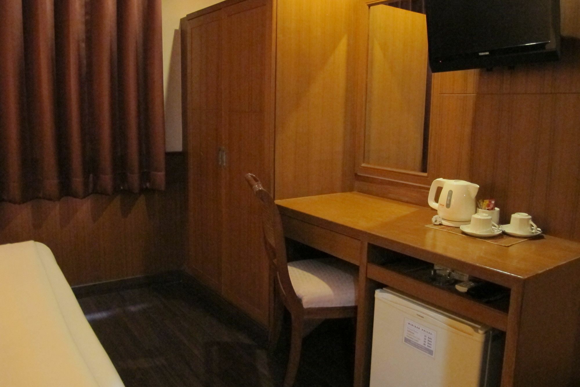 Travel Lodge Surawong (Adults Only) Bangkok Luaran gambar